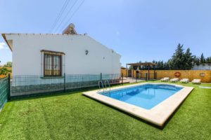 Cortijo Río Salado - Piscina - Apartamentos Patio Andaluz - Playa de La Fontanilla (Conil)