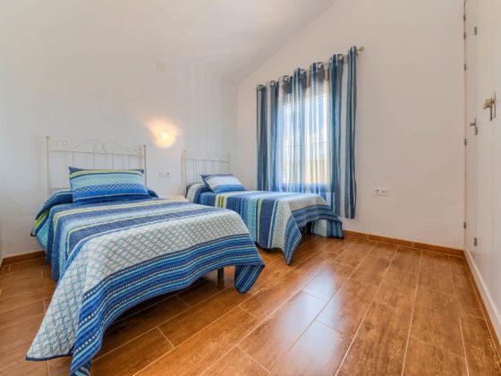 Cortijo Río Salado - Dormitorio 2 camas - Apartamentos Patio Andaluz - Playa de La Fontanilla (Conil)