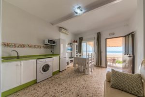 Apartamento 3 - Vista General y Entrada - Apartamentos Patio Andaluz - Playa de La Fontanilla (Conil)