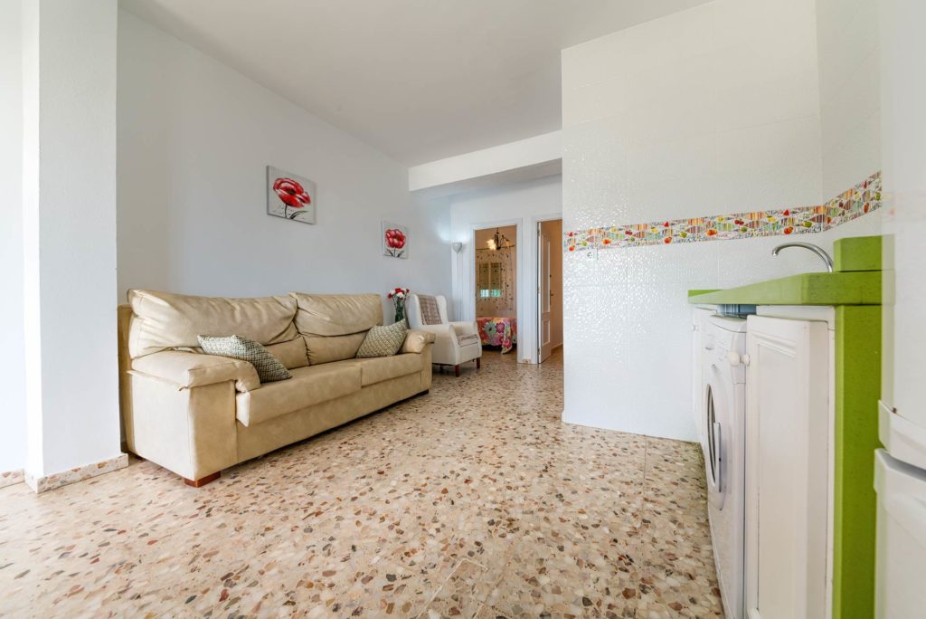 Apartamento 3 - Cocina y Salón - Apartamentos Patio Andaluz - Playa de La Fontanilla (Conil)