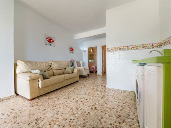 Apartamento 3 - Cocina y Salón - Apartamentos Patio Andaluz - Playa de La Fontanilla (Conil)