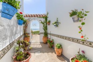 Patio y Cancela - Apartamentos Patio Andaluz - Playa de La Fontanilla (Conil)