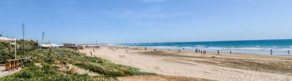 Panorámica de la Playa - Apartamentos Patio Andaluz - Playa de La Fontanilla (Conil)