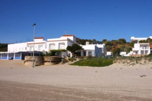 Vistas desde de la Playa - Apartamentos Patio Andaluz - Playa de La Fontanilla (Conil)