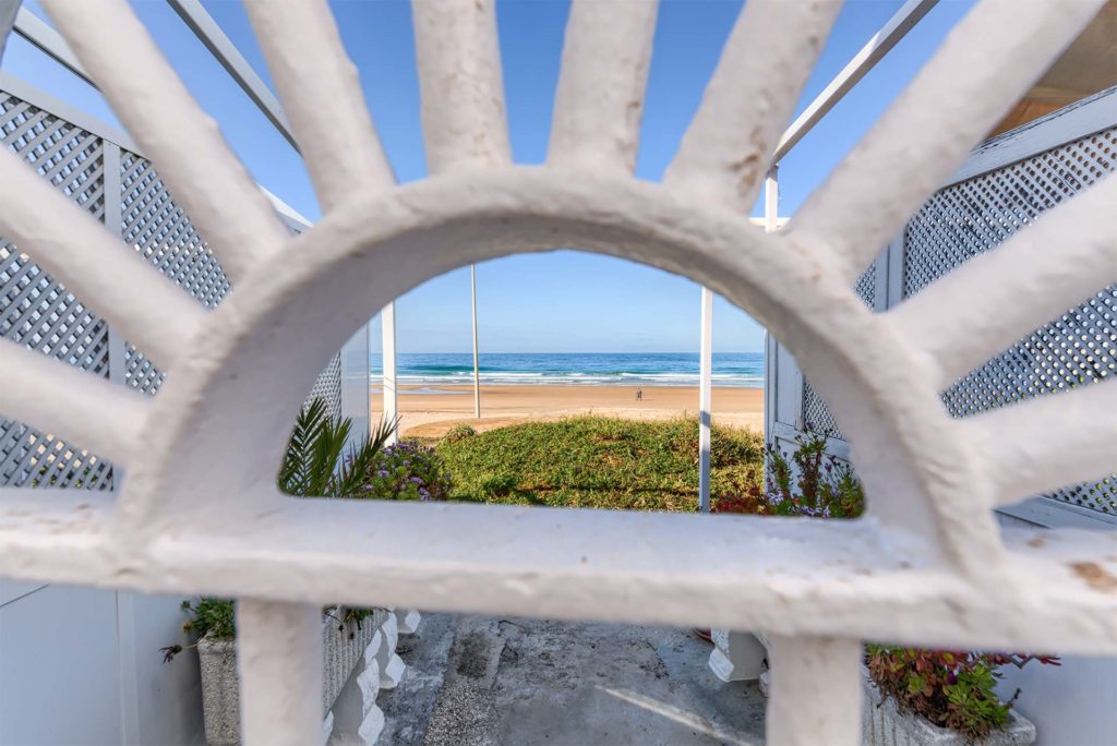 Cabecera Contactar - Apartamentos Patio Andaluz - Playa de La Fontanilla (Conil)