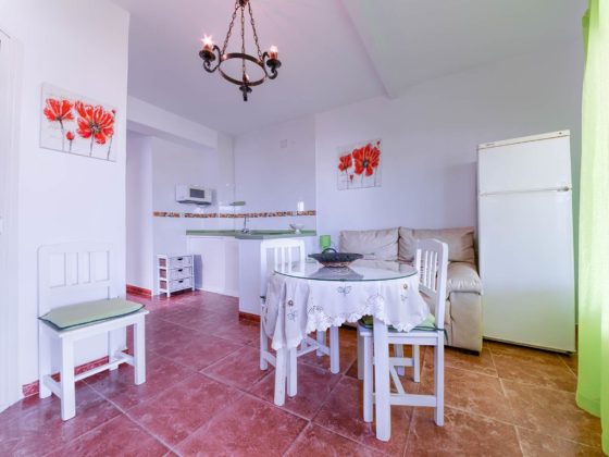 Apartamento 2 - Comedor - Apartamentos Patio Andaluz - Playa de La Fontanilla (Conil)