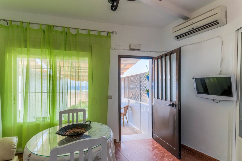Apartamento 2 - Entrada - Apartamentos Patio Andaluz - Playa de La Fontanilla (Conil)