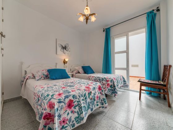 Apartamento Atalaya - Dormitorio 2 Camas - Apartamentos Patio Andaluz - Playa de La Fontanilla (Conil)