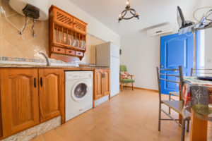 Apartamento Huerto - Cocina - Apartamentos Patio Andaluz - Playa de La Fontanilla (Conil)