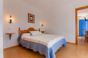 Apartamento Huerto - Dormitorio - Apartamentos Patio Andaluz - Playa de La Fontanilla (Conil)