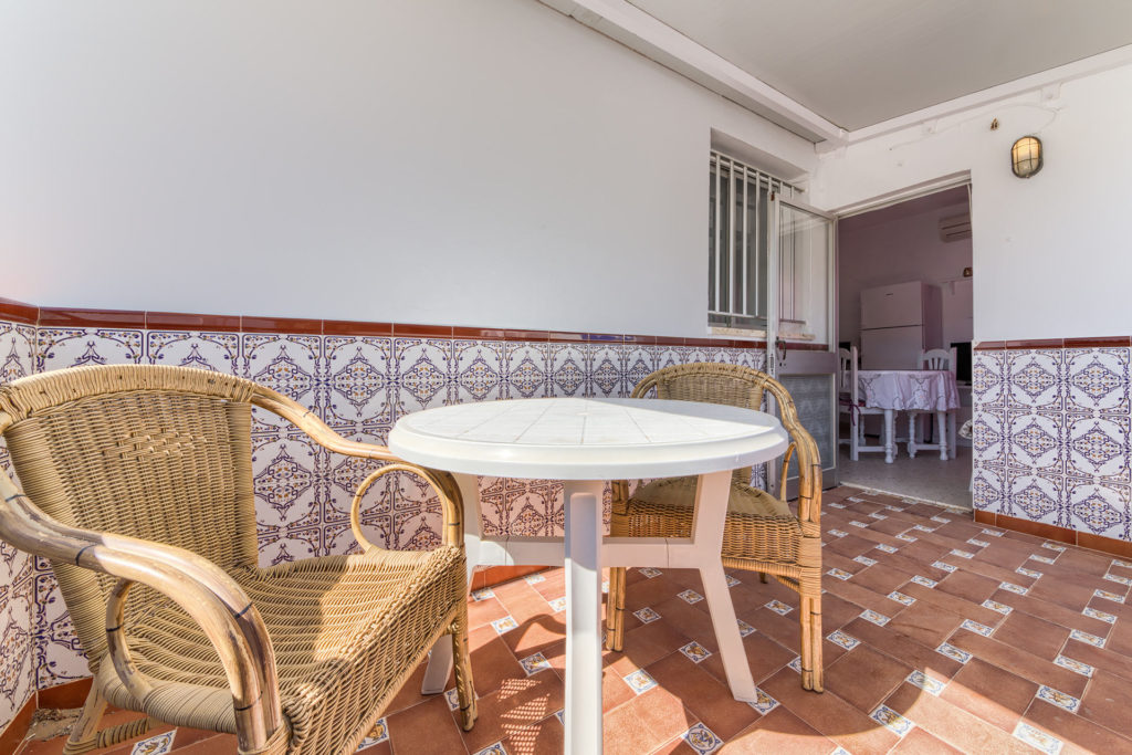 Apartamento 1 - Terraza - Apartamentos Patio Andaluz - Playa de La Fontanilla (Conil)