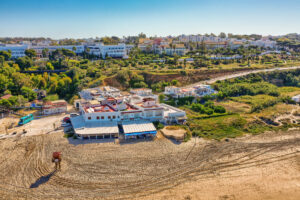 Vista aérea - Apartamentos Patio Andaluz - Playa de La Fontanilla (Conil)