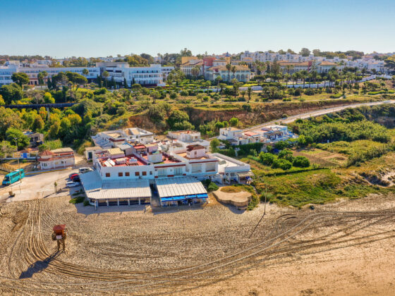 Vista aérea - Apartamentos Patio Andaluz - Playa de La Fontanilla (Conil)