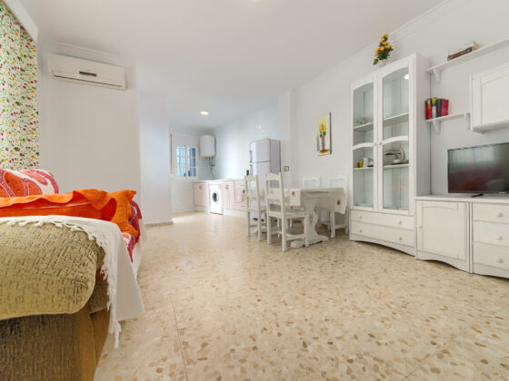 Apartamento Baluarte - Salón - Apartamentos Patio Andaluz - Playa de La Fontanilla (Conil)