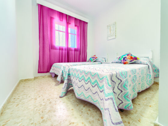 Apartamento Baluarte - Dormitorio 2 Camas - Apartamentos Patio Andaluz - Playa de La Fontanilla (Conil)